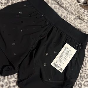 logo hotty hot shorts size 8 4" nwt